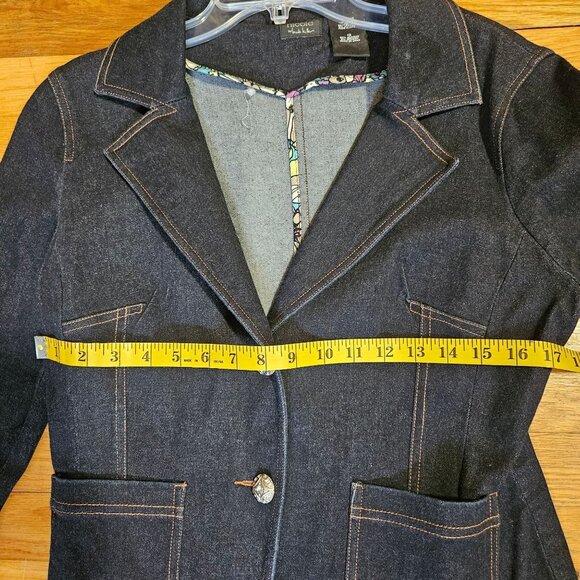 Woman's Nicole Miller Dark Wash utilitarian minimalist structured denim jacket - Picture 10 of 12